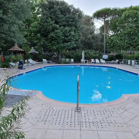 Campsite 4 Or 6 Persons Toscana Viareggio Bosco Italie Torre del Lago Puccini