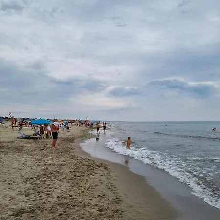 4 Or 6 Persons Toscana Viareggio Bosco Italie Torre del Lago Puccini